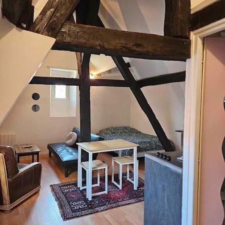 شقة Le Petit Medieval Montluçon المظهر الخارجي الصورة